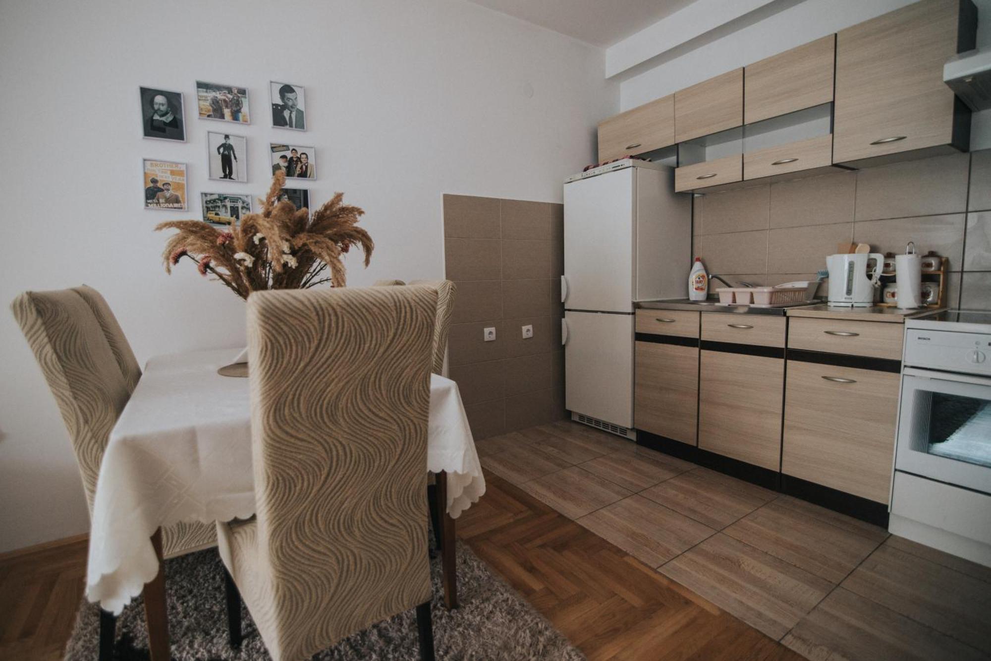 Apartment Peckham Требинє Екстер'єр фото