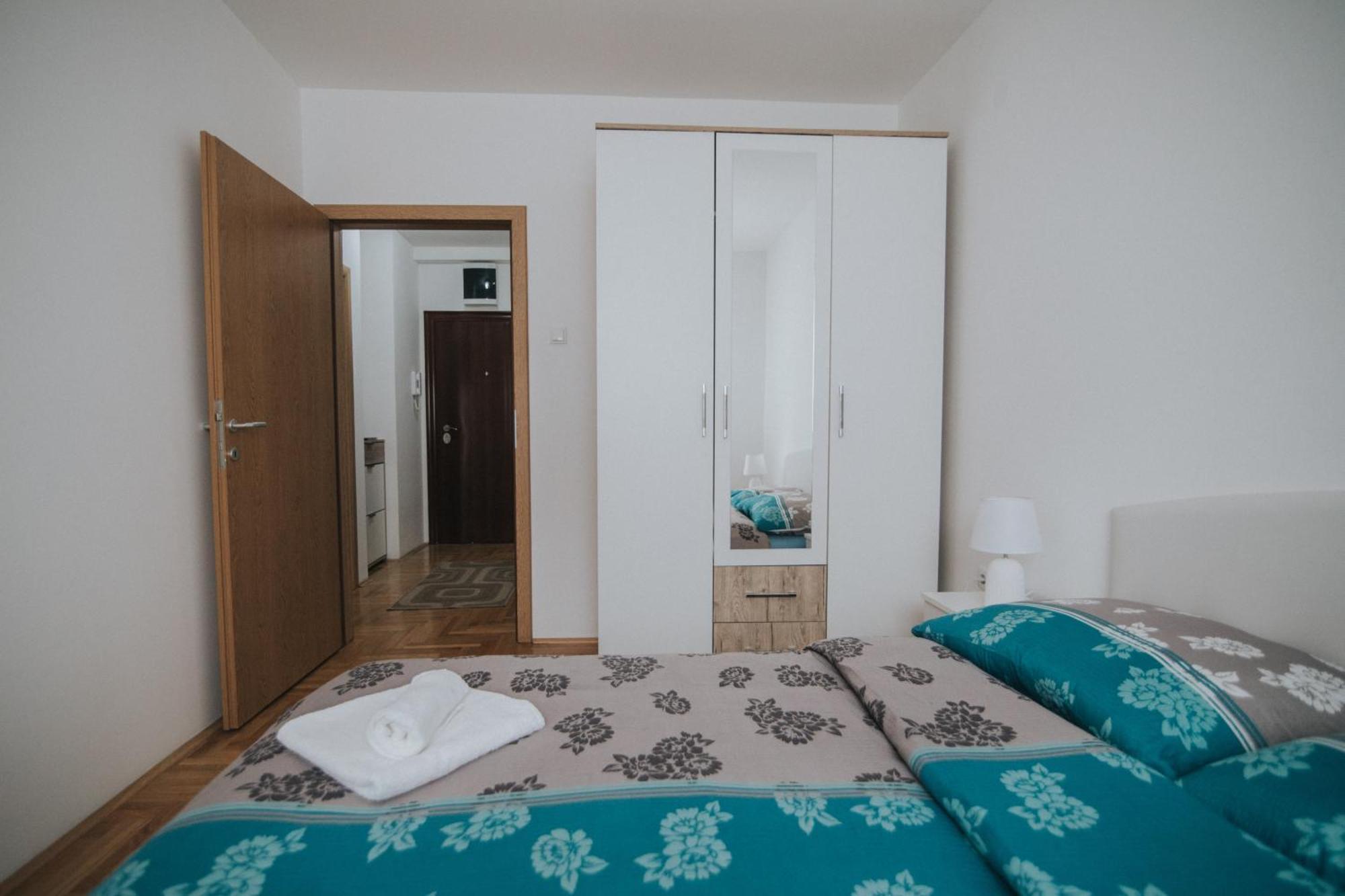Apartment Peckham Требинє Екстер'єр фото