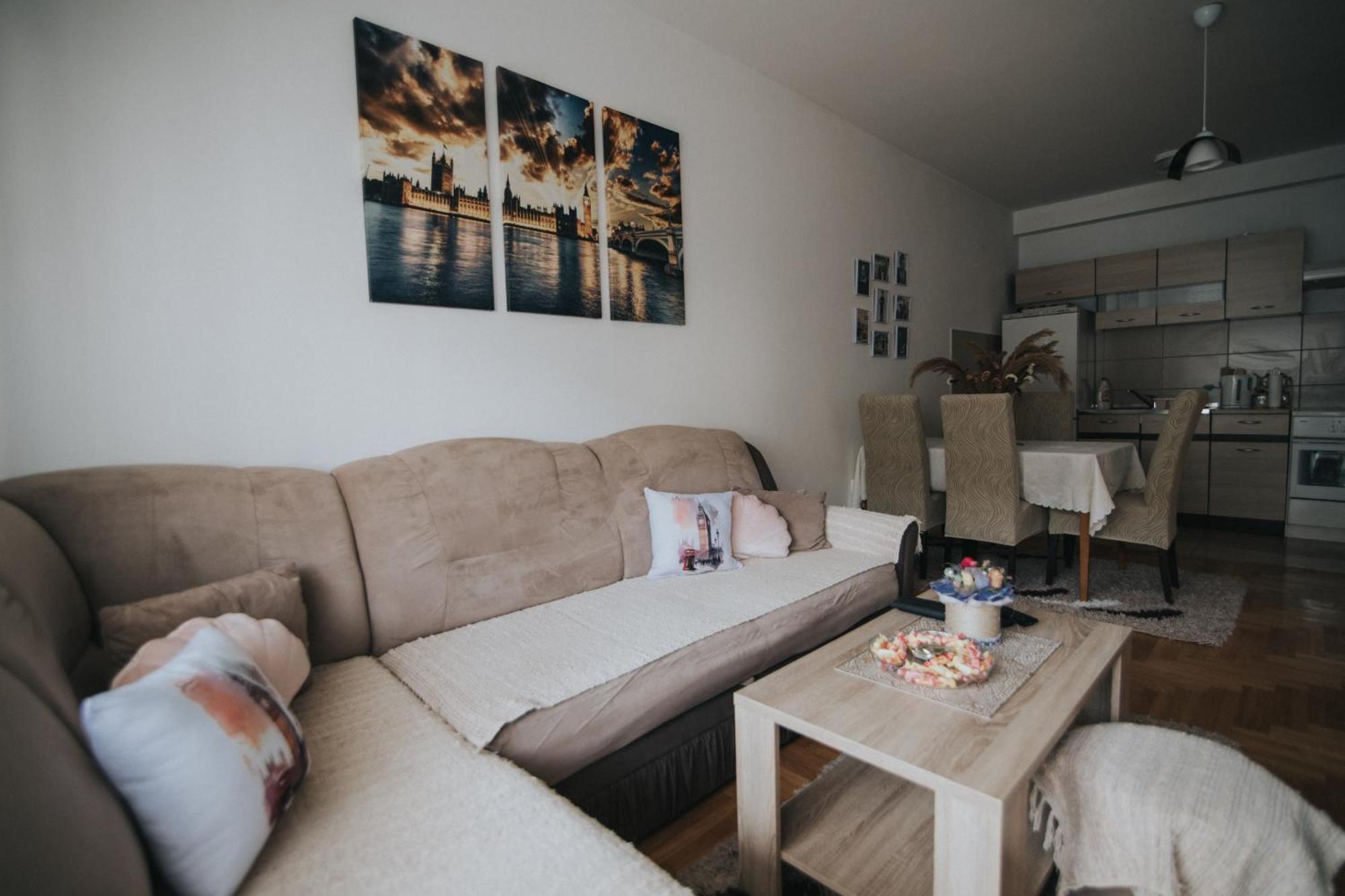 Apartment Peckham Требинє Екстер'єр фото