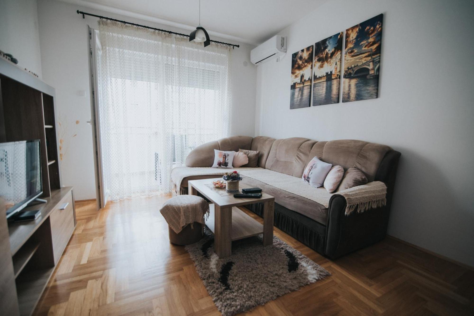 Apartment Peckham Требинє Екстер'єр фото