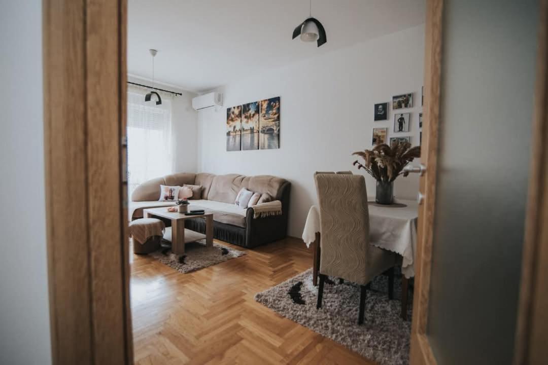 Apartment Peckham Требинє Екстер'єр фото
